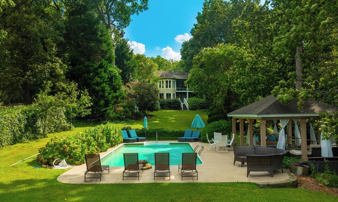 Lexington House | Lakefront Heaven! Pool, Cabana, Big yard & porches, kayak, In Lex! Boat Option!