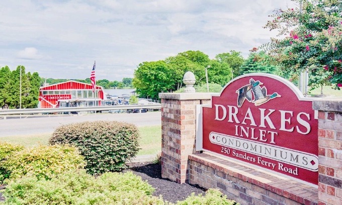 Hendersonville House | LAKEFRONT HOME! Downtown Nashville > 20 miles