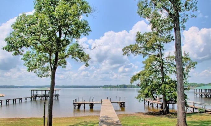 Milam House | Lakefront Home - Relaxing Escape