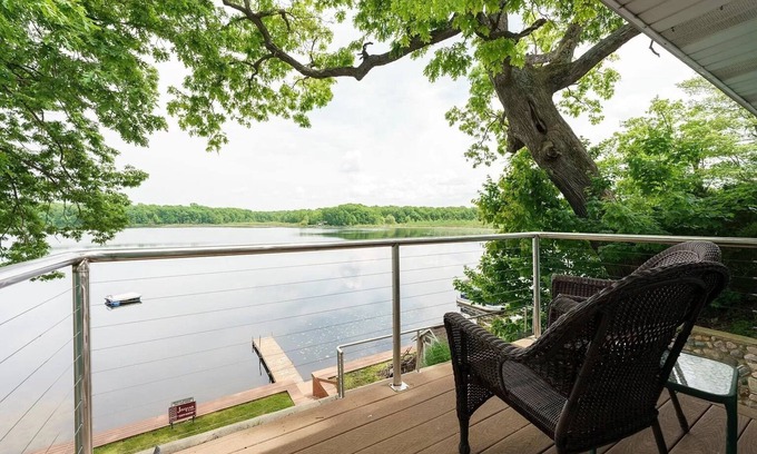 Delton House | Lakefront House for Seasonal Stay- NOW High Speed Internet!