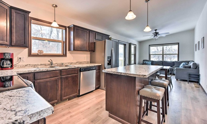 Markville Cabin | Lakefront House Near UTV Trails: Family Friendly!