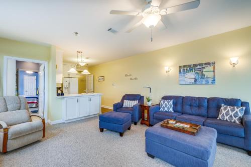 Huddleston Apartment | Lakefront Huddleston Condo with Community Pool