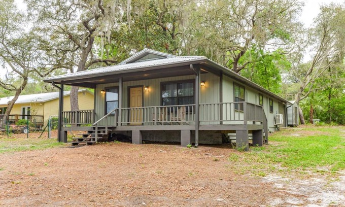 Keystone Heights House | Lakefront Keystone Heights Cottage with Private Dock