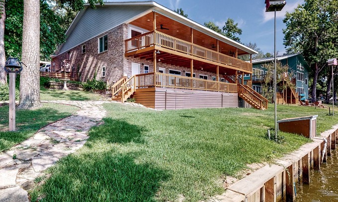 Onalaska House | Lakefront Life | House in Onalaska with fireplace, balcony, central AC, & W/D