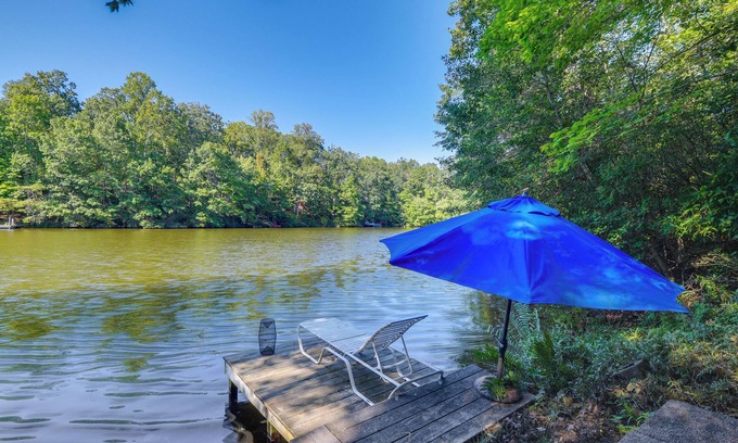 Chesapeake Ranch Estates-Drum Point Cottage | Lakefront Log Cabin Retreat 3br-2ba Hot Tub+kayaks
