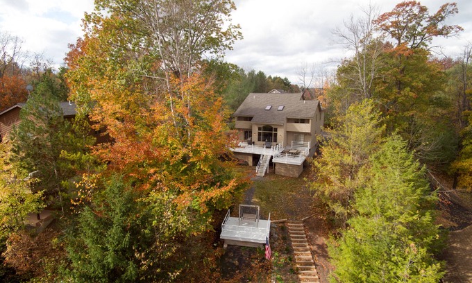 Athens House | Lakefront Luxe: Kayak & SUP From Private Dock, Pong & Air Hockey, Near Hudson
