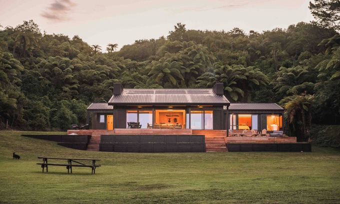 Okere Falls House | Lakefront Luxury at Okere Falls Lake Rotoiti