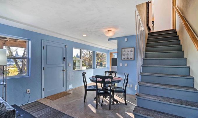 Picnic Point-North Lynnwood House | Lakefront Lynwood Home w/Deck - 19 Mi to Seattle!