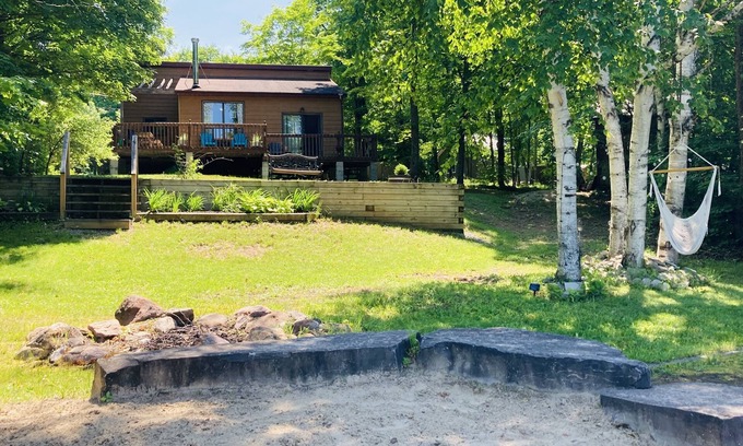 Trent Lakes Cottage | LAKEFRONT OASIS, the perfect cottage getaway+NEW Bunkie w/Loft!nSleeps up to 12