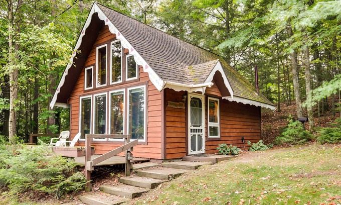 Hill Cabin | Lakefront Ogema Vacation Rental Cabin w/Fire Pit!