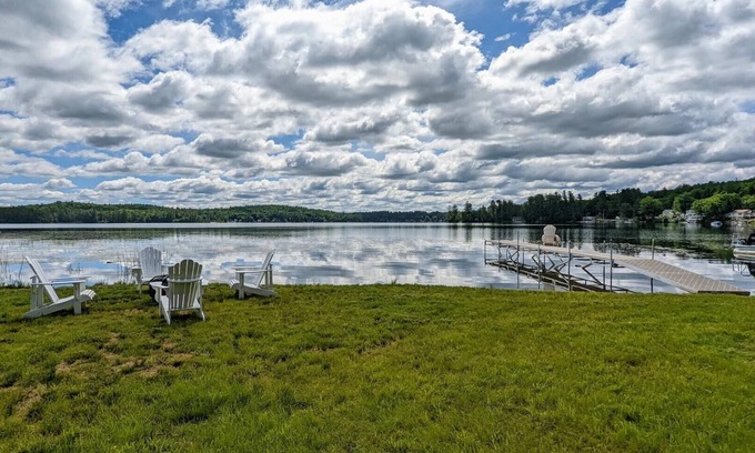 Franklin House | Lakefront Prescription on Webster Lake!