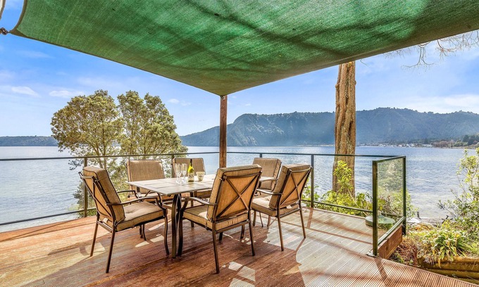 Rototai Cottage | Lakefront Sublime - Lake Rotoiti Holiday Home
