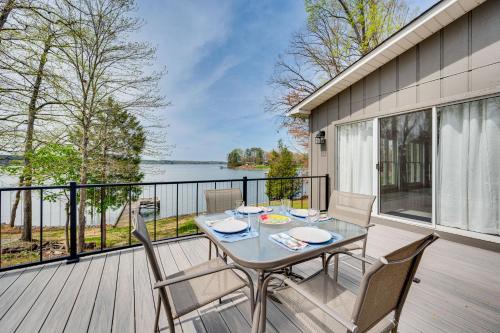 Troutman House | Lakefront Troutman House with Spectacular Sunsets!