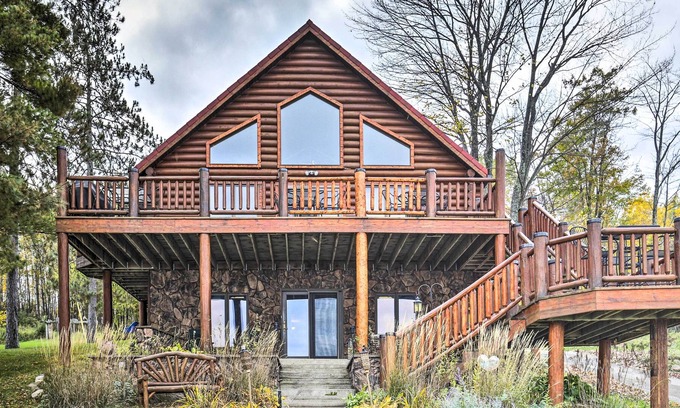 Loretto Cabin | Lakefront Vulcan Cabin w/ Boat Dock & Kayaks!
