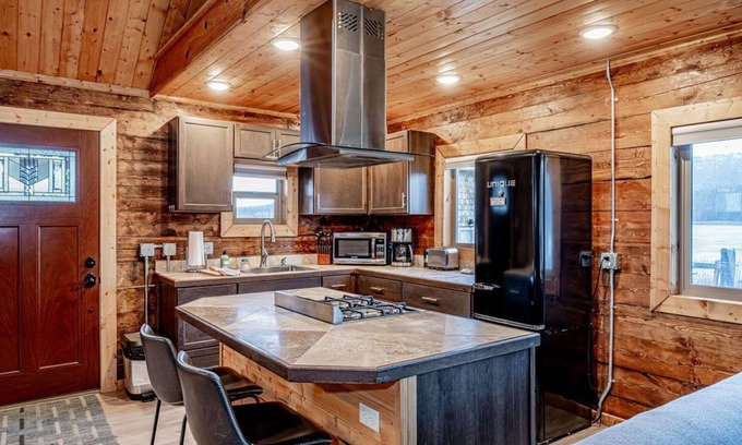 Homer Cabin | Lakeshore Cabins