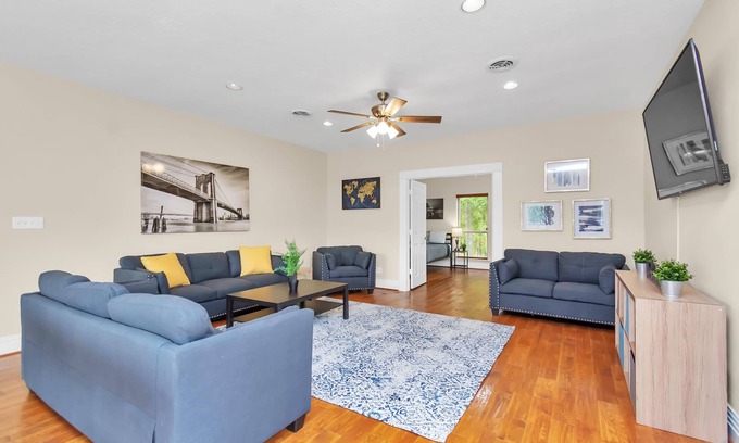 Lake Houston House | Lakeshore Escape with Breathtaking View