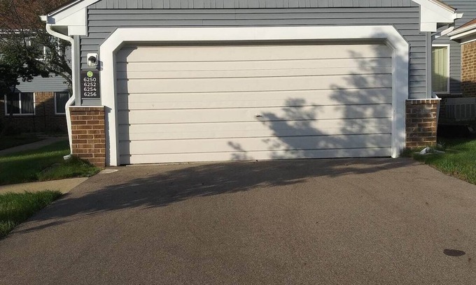 West Bloomfield House | ^LAKESIDE LUXURY TOWNHOME* 3BDRMS/2.5BTHRM/2CAR GARAGE!^