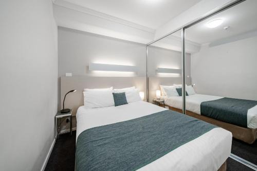 Greenway Apartment | Lakeside 1-Bed with AC, Parking & Balcony