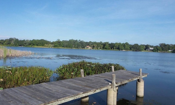 Sanford House | Lakeside and Beautiful