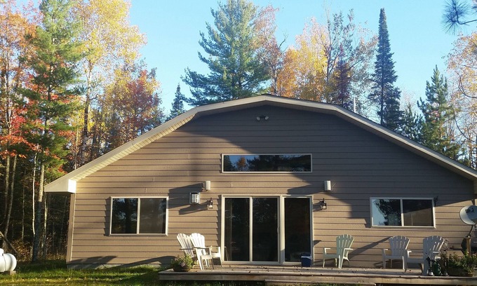 Melrude House | Lakeside bliss and serenity in the Northwoods