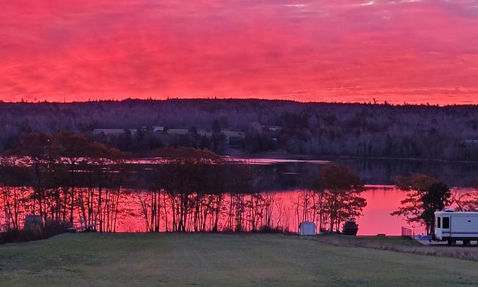 Cambridge-Narrows House | Lakeside bungalow retreat in Cambridge Narrows, NB