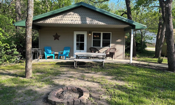 Manchester Cabin | Lakeside Cabin 2 - Perfect Retreat at Enriched Cabins & Resort on Lake Delhi