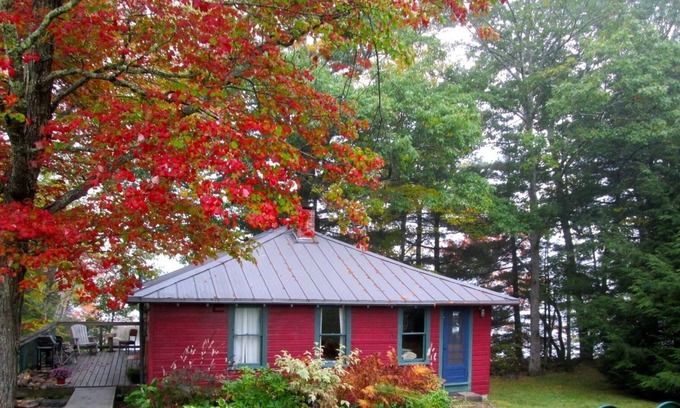 Warren Cottage | Lakeside Cottage in MidCoast Maine