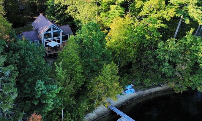 Sturbridge House | Lakeside Getaway! Gorgeous views! Sleeps 8+