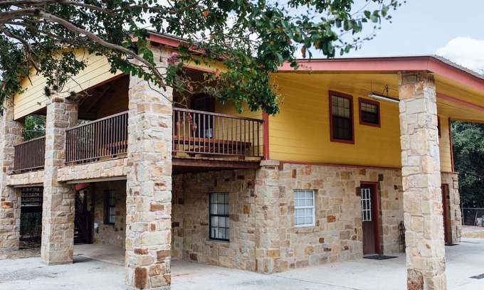 Canyon Lake House | Lakeside Hill Country 5BR Home; Covered Parking; Pickleball Court