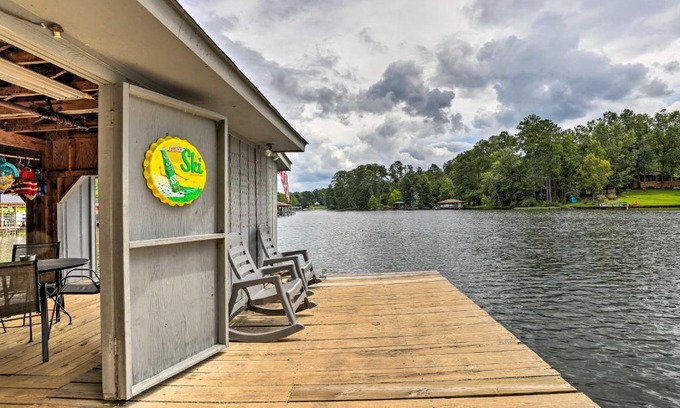 Milledgeville House | Lakeside Living Sparta Retreat with Game Room!