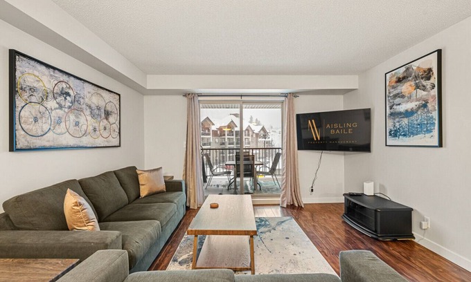 East Kootenay Condo | Lakeside Memories | Pool | Hot Tub | Central