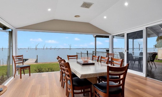 Mulwala House | Lakeside Mulwala