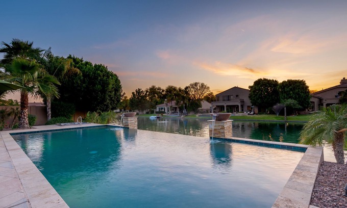 Balboa Way House | Lakeside Property w Infinity Pool and Hot Tub