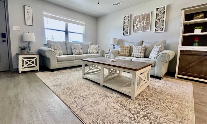 Lubbock House | Lakeside Retreat - 3BR 2BA - Close to Hospitals