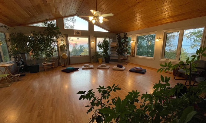 Saint Laurent House | Lakeside Retreat w/panoramic lake views, swim spa & Yoga/Meditation/Art studio