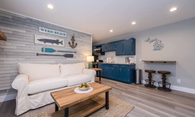 Bridgman Condo | Lakeside Serenity: One-Bedroom Villa
