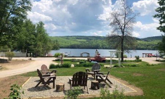 Ashland House | Lakeside Suite with full Kitchen