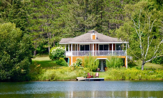 Lac-Superieur Ski Chalet | Lakeside - Tremblant Region - Hot Tub - Private