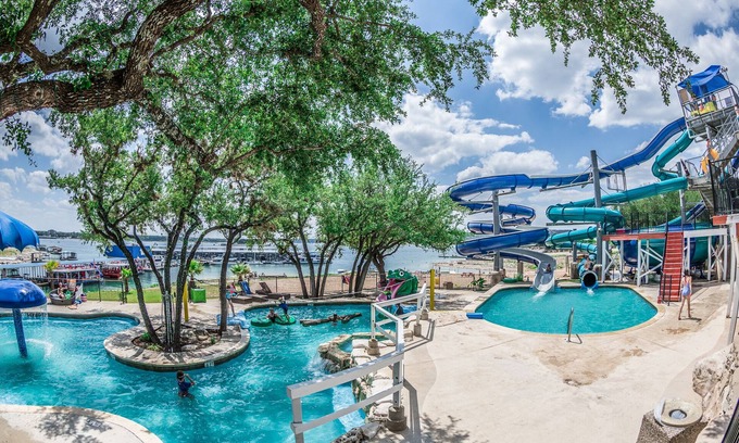 Volente Cabin | LakeTravis Bungalow 3: Free waterpark, low cleaning fee