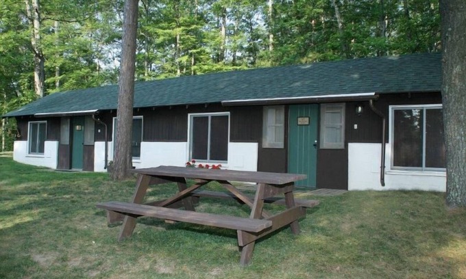 Minocqua Cabin | LakeView 3, LakeFront Suite