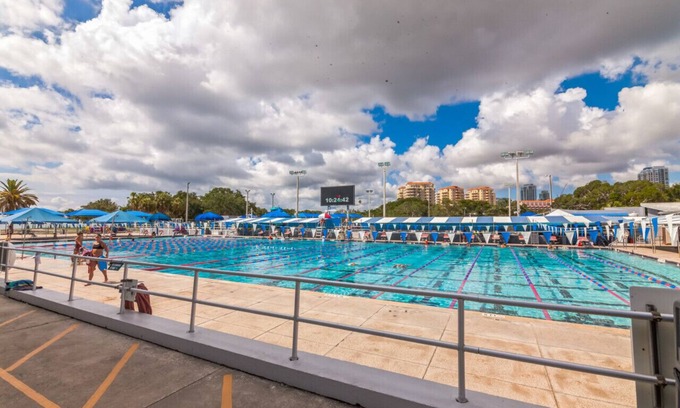 Crescent Lake Apartment | Lakeview Apt at Crescent Lake near downtown