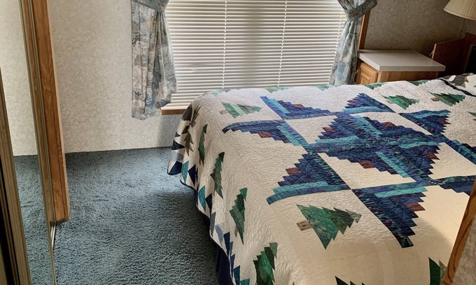 Walker Resort | Lakeview Cottage on Leech Lake!