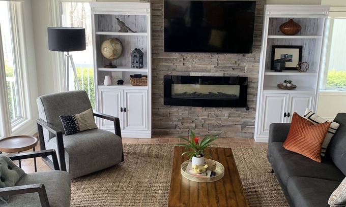 Port Stanley House | Lakeview Home in Beautiful Port Stanley on Lake Erie