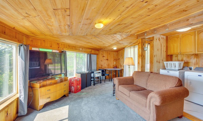 Searsport Cottage | Lakeview Maine Retreat w/Fire Pit, Grill & Canoe