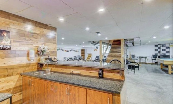 Saint-Anicet House | Lakeview Serenity