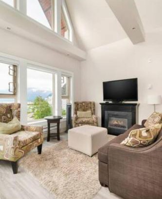 Harrison Hot Springs Apartment | Lakeview Splendor- 7BR Penthouse Bliss Combo unit