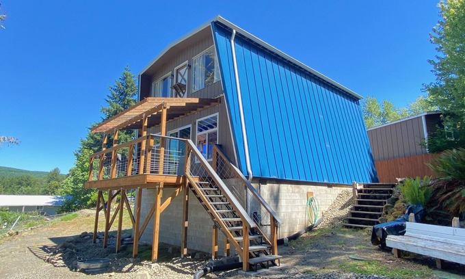 Mossyrock House | Lakeview with boat/RV parking and Starlink Internet