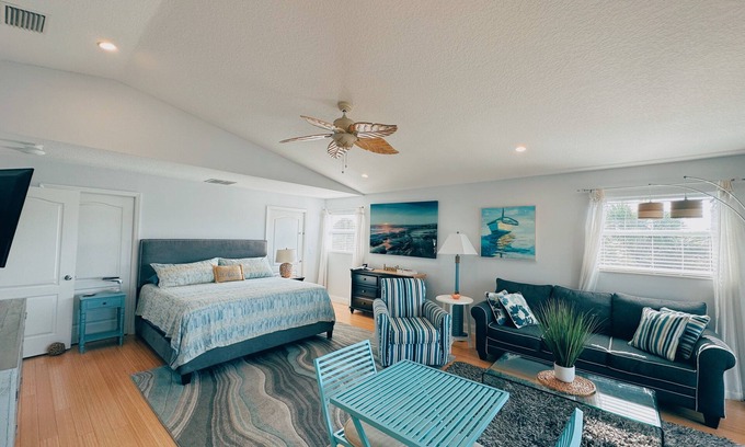 Horton Shores Apartment | LaLa`s Beach House - Walking Distance to the Beach and Shopping