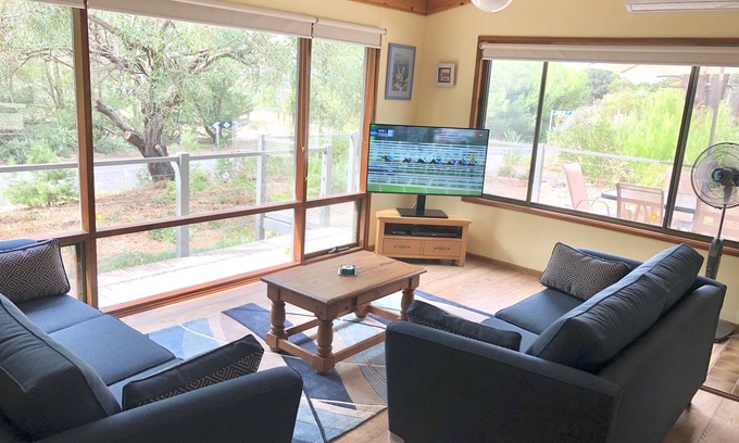 Alexandrina House | Lalapanzi - Kick back and relax (Pet Friendly)nSleeps 6 - 3 bedrooms - 1 bath