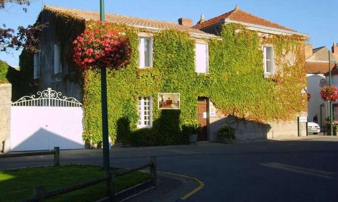 Machecoul Hotel | Lalobema